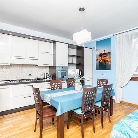 Into The Blu Apartment With Private Parking! Siena Exteriör bild