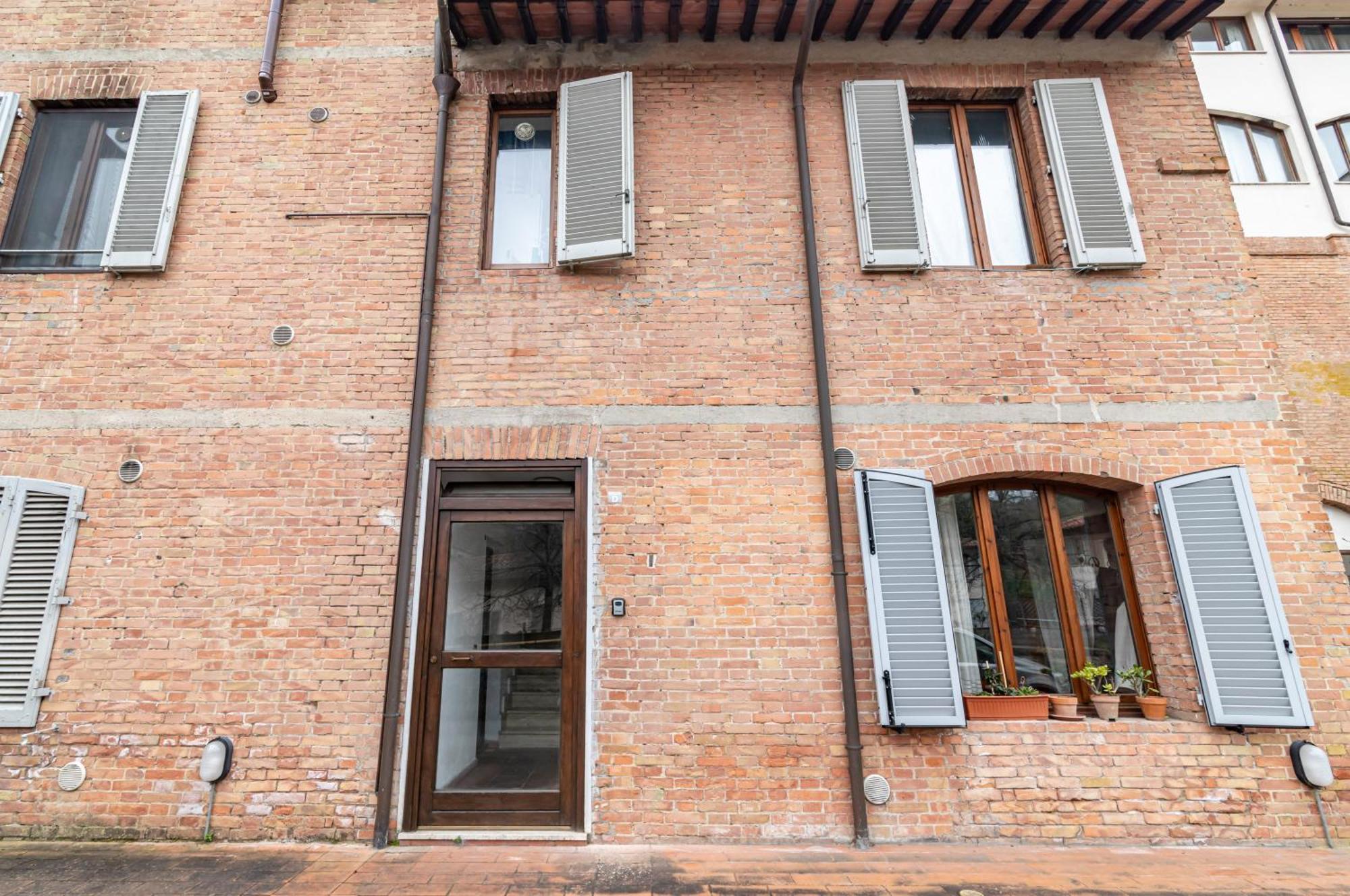 Into The Blu Apartment With Private Parking! Siena Exteriör bild